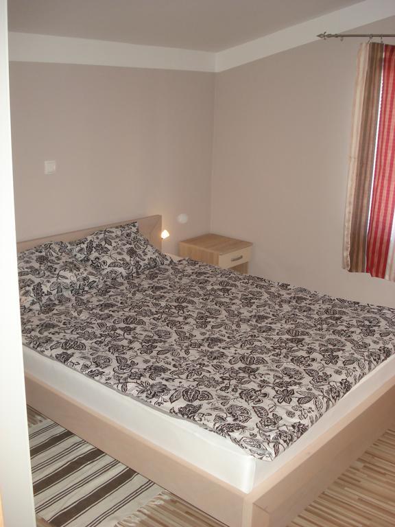 Apartments Niko Vir Værelse billede